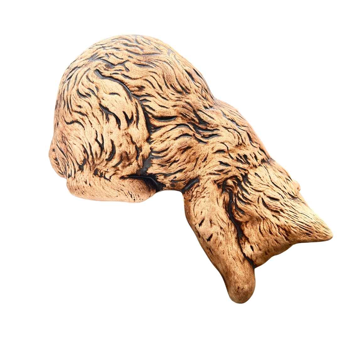 keramická perská kočka na hranu